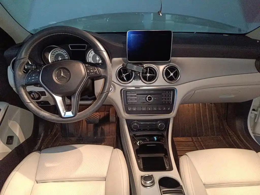Mercedes-Benz GLA 2016 — фото 13