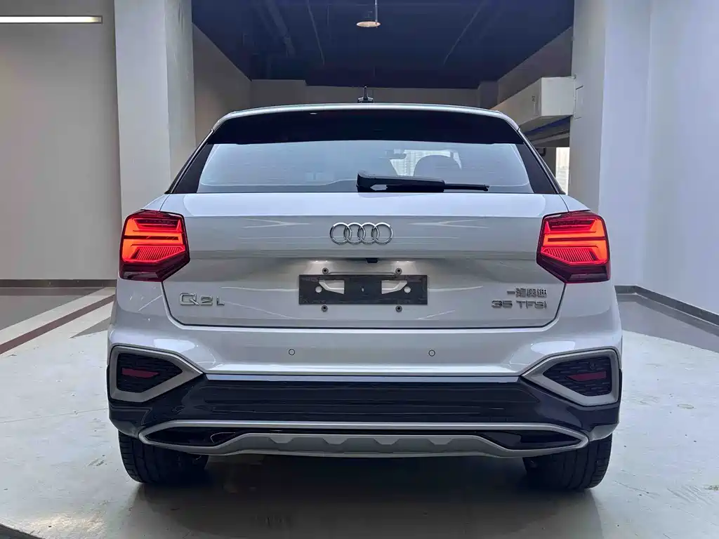 Audi Q2L 2022 — фото 4