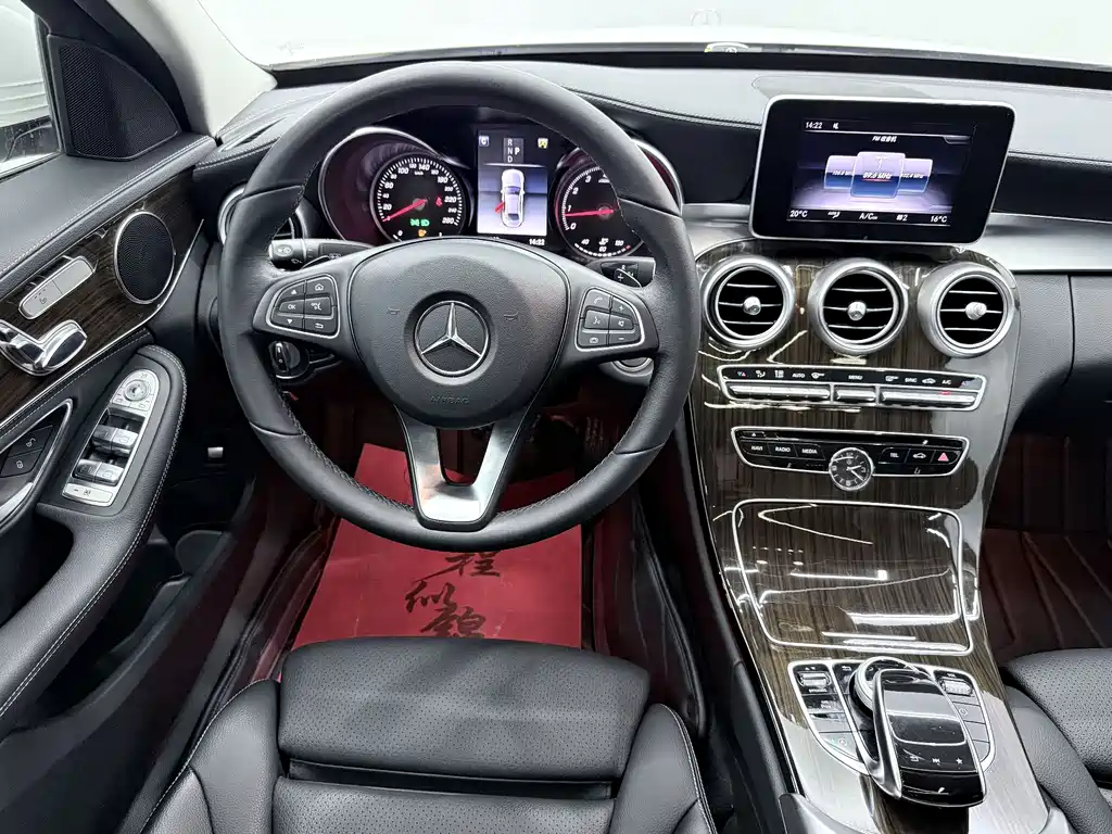 Mercedes-Benz C-Class 2018 — фото 11