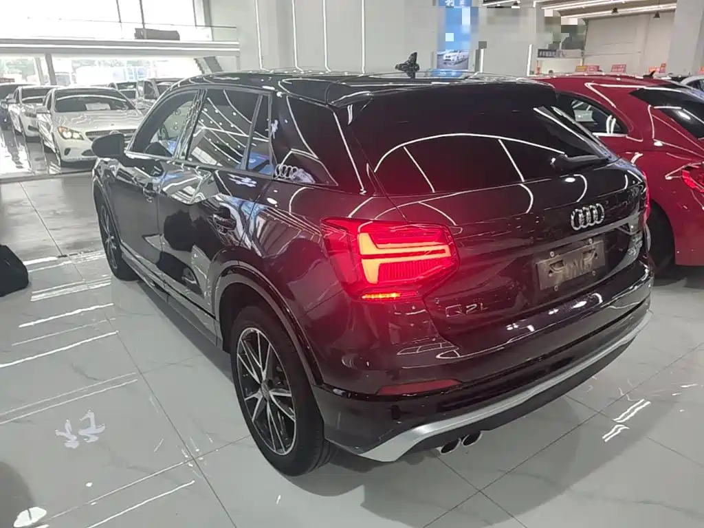 Audi Q2L 2020
