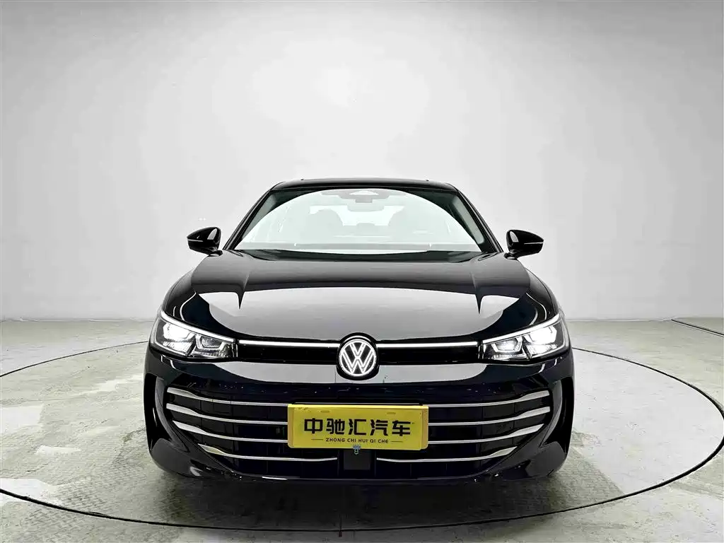 Volkswagen Passat 2025 — фото 2
