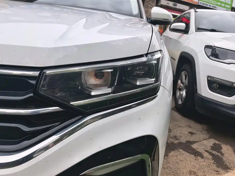 Volkswagen X 2022