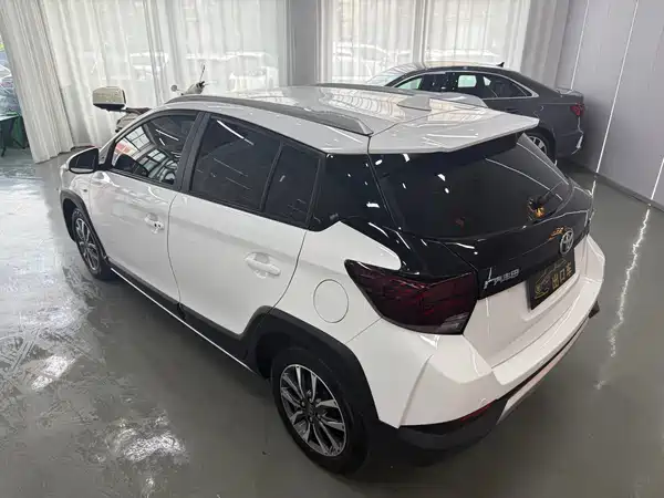 Toyota Yaris L 2022
