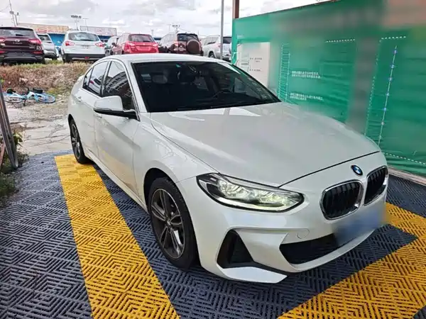 BMW 1 Series 2021