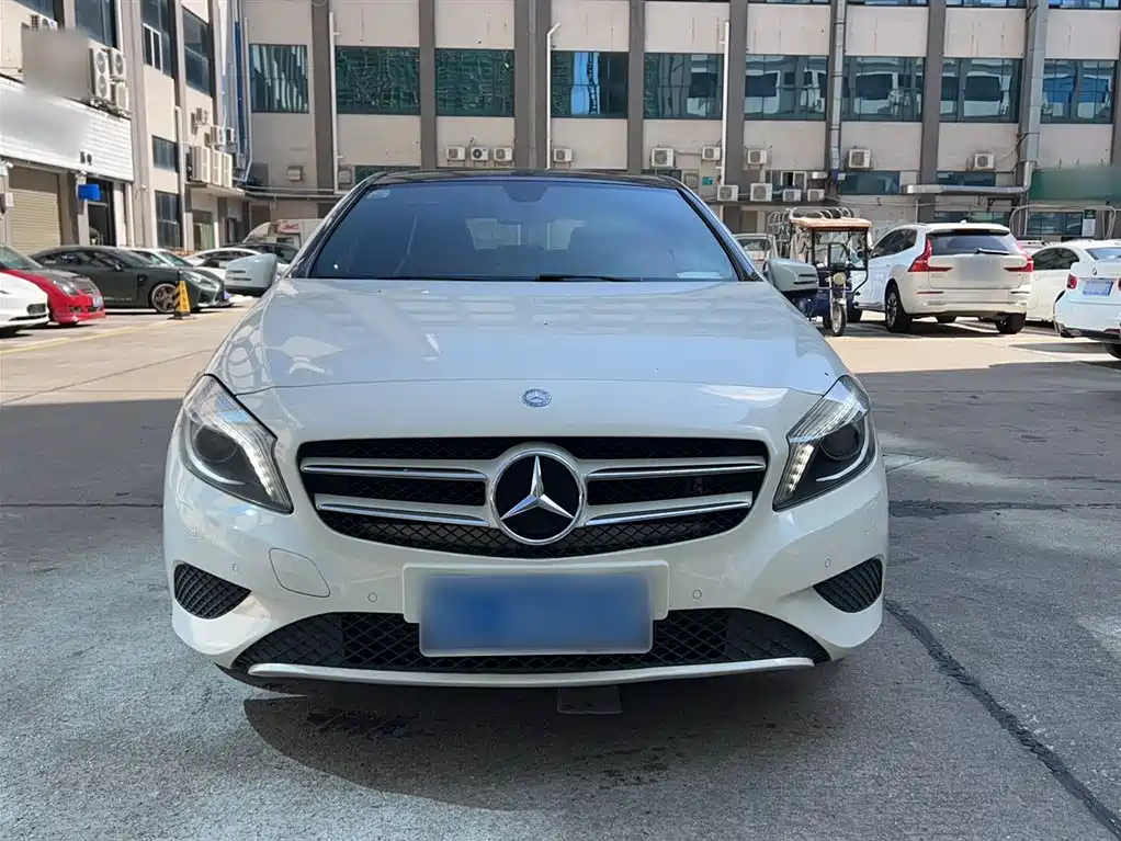 Mercedes-Benz A-Class 2015 — фото 10
