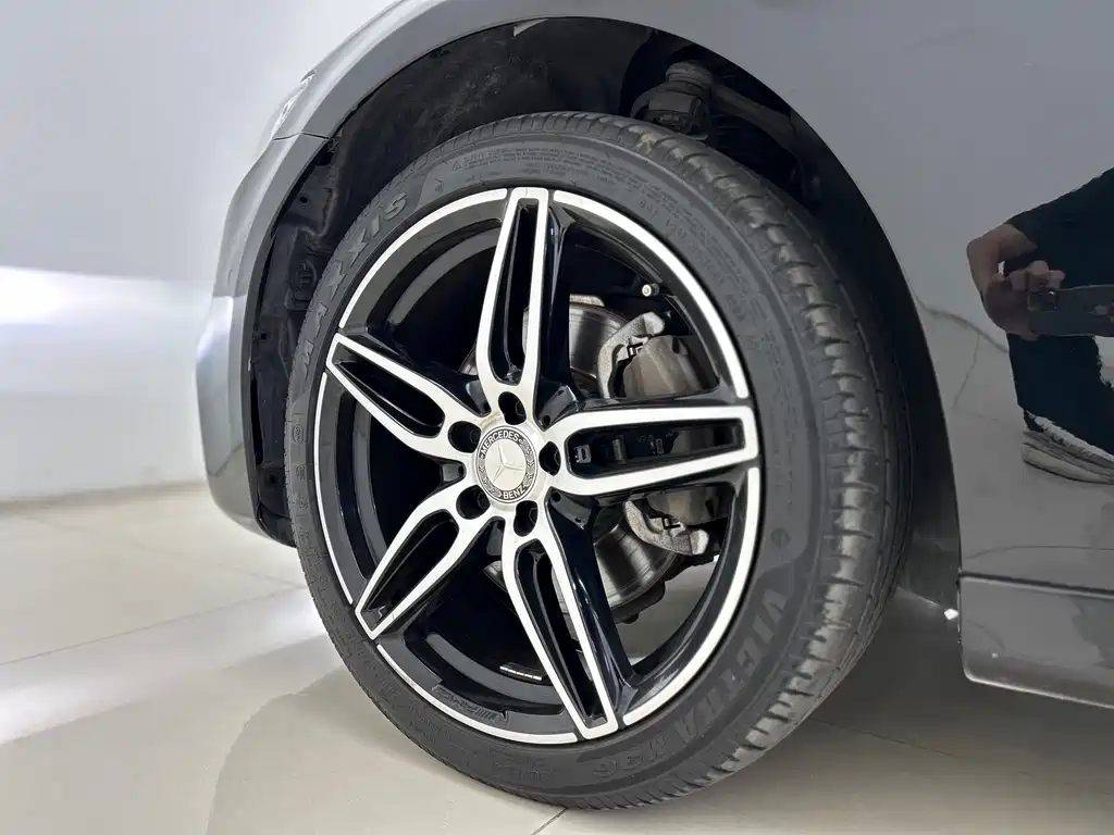 Mercedes-Benz E-Class 2018 — фото 17
