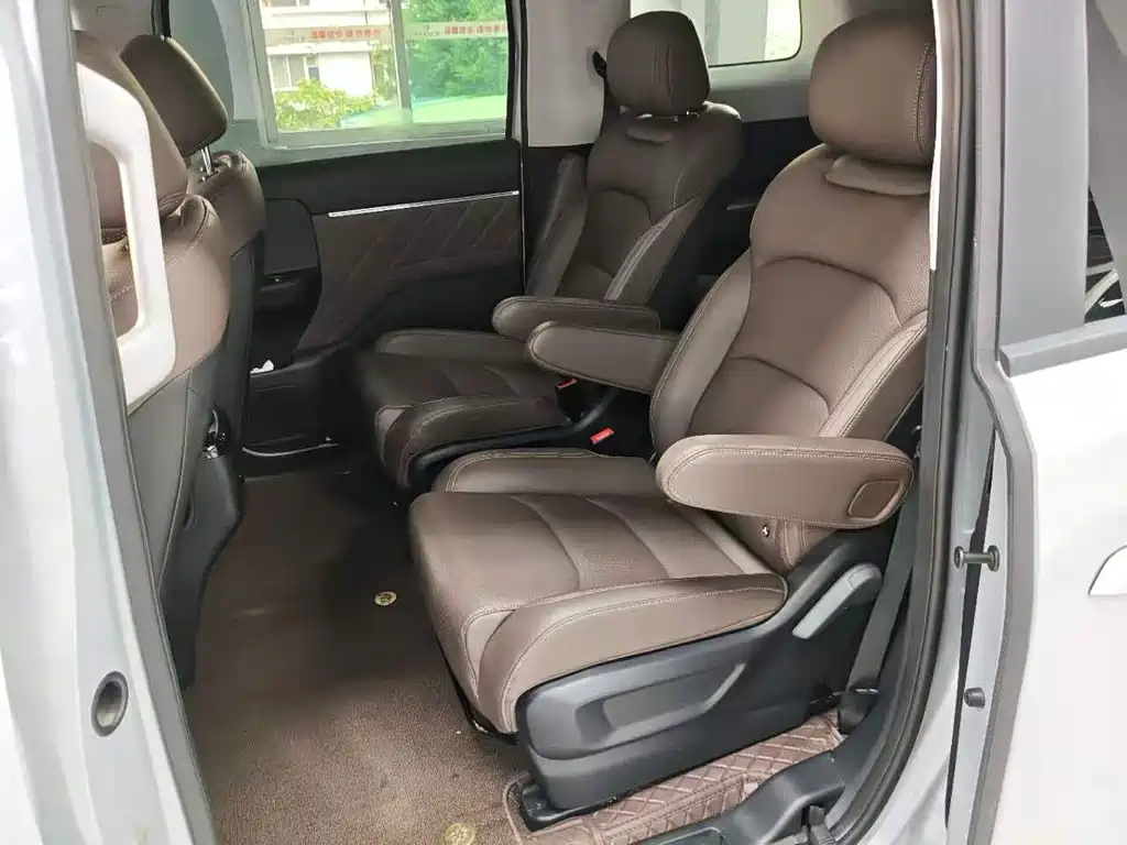 Wuling Starlight 730 New Energy 2025 — фото 8