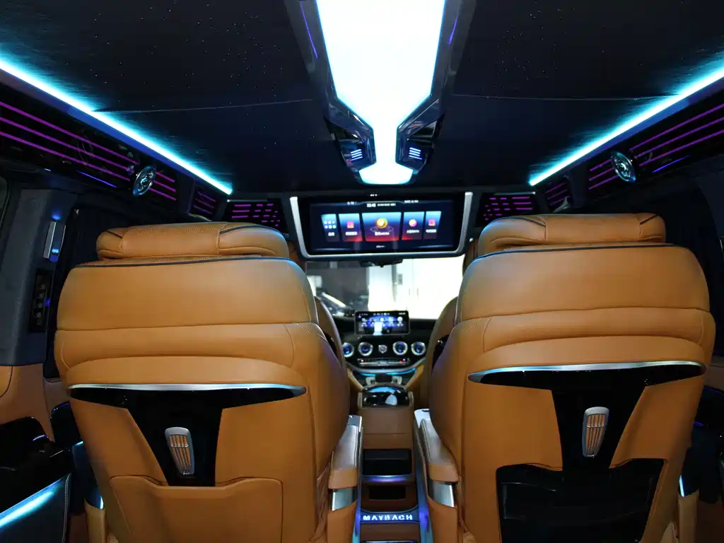 Mercedes-Benz Vito 2023 — фото 18