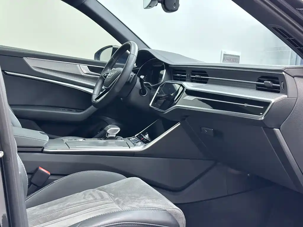 Audi A6L 2023 — фото 16