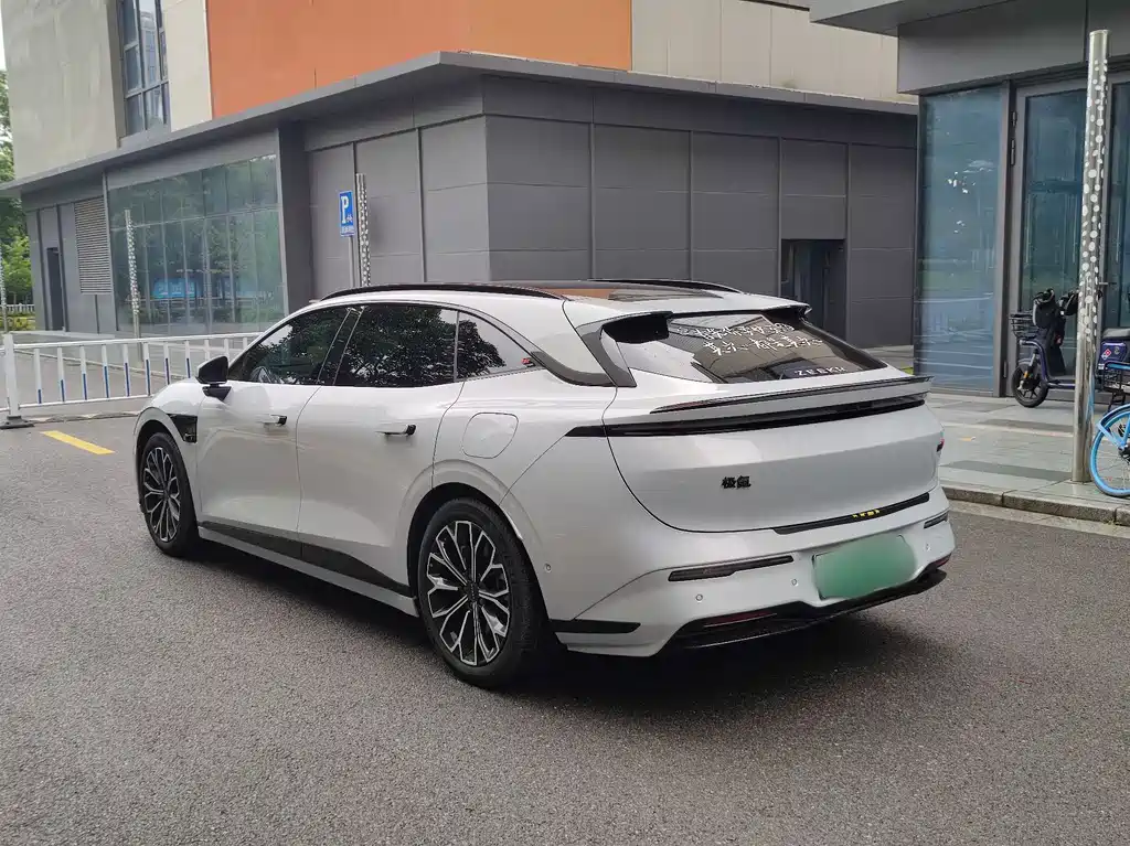 Zeekr 007 GT 2025 — фото 14