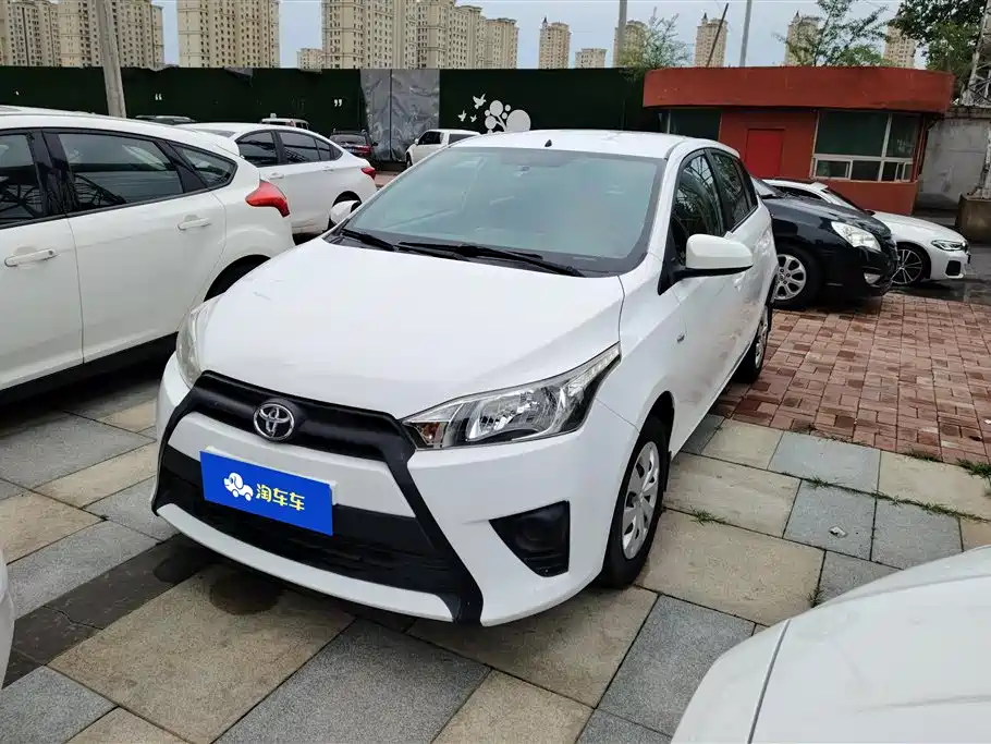 Toyota Yaris L 2015