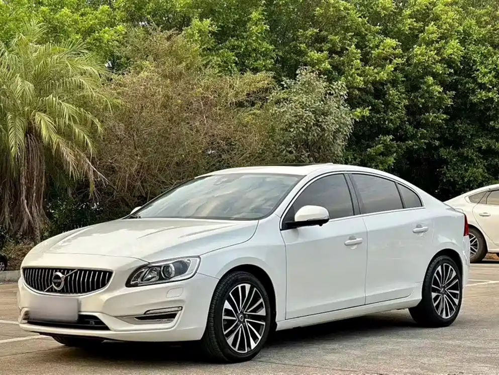 Volvo S60 2019 — фото 2