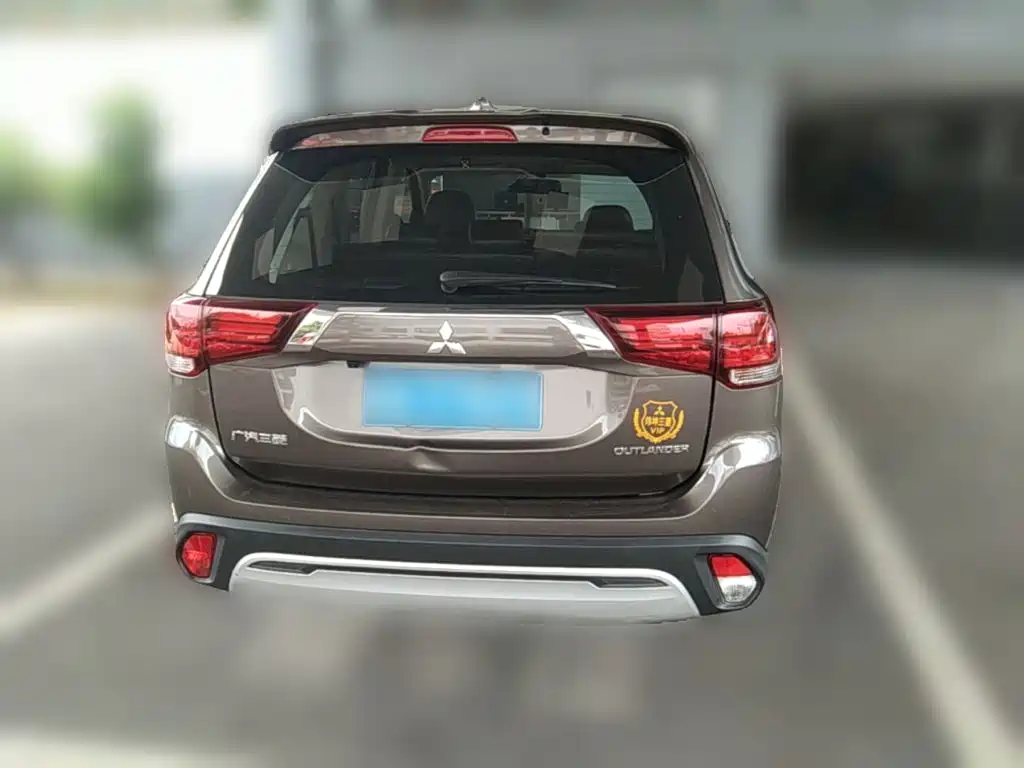 Mitsubishi Outlander 2020 — фото 10