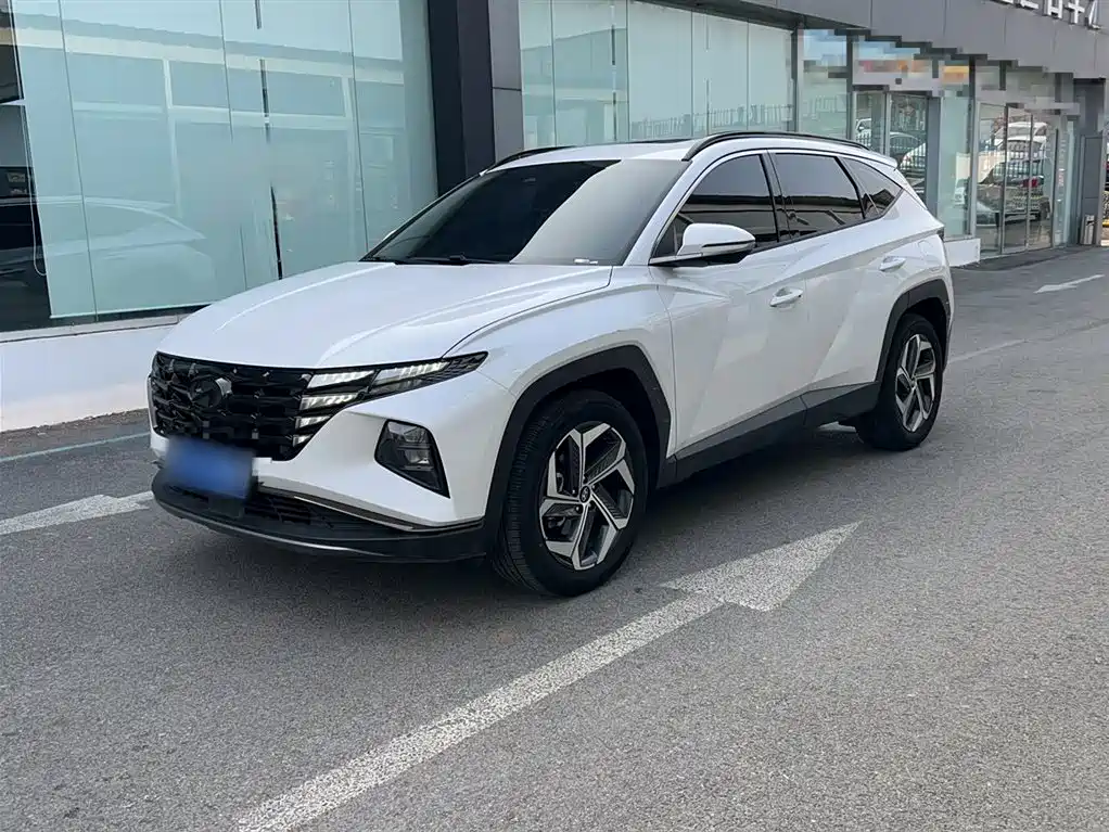 Hyundai Tucson 2023 — фото 2
