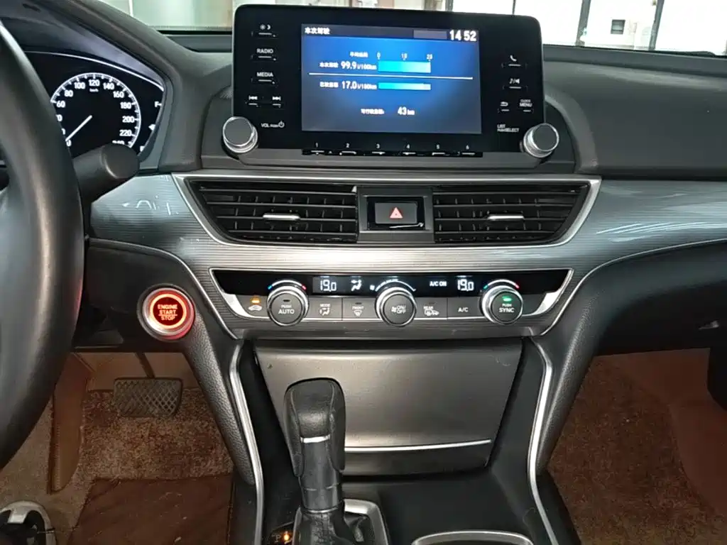 Honda Accord 2019 — фото 13