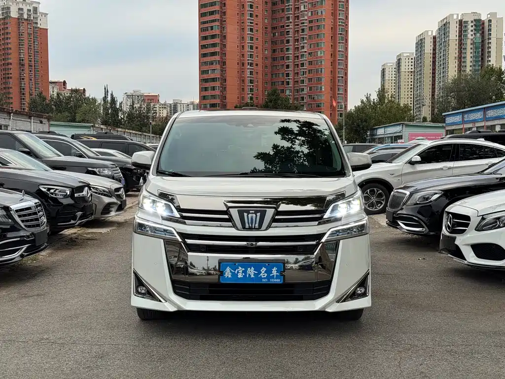 Toyota Vellfire 2022 — фото 2