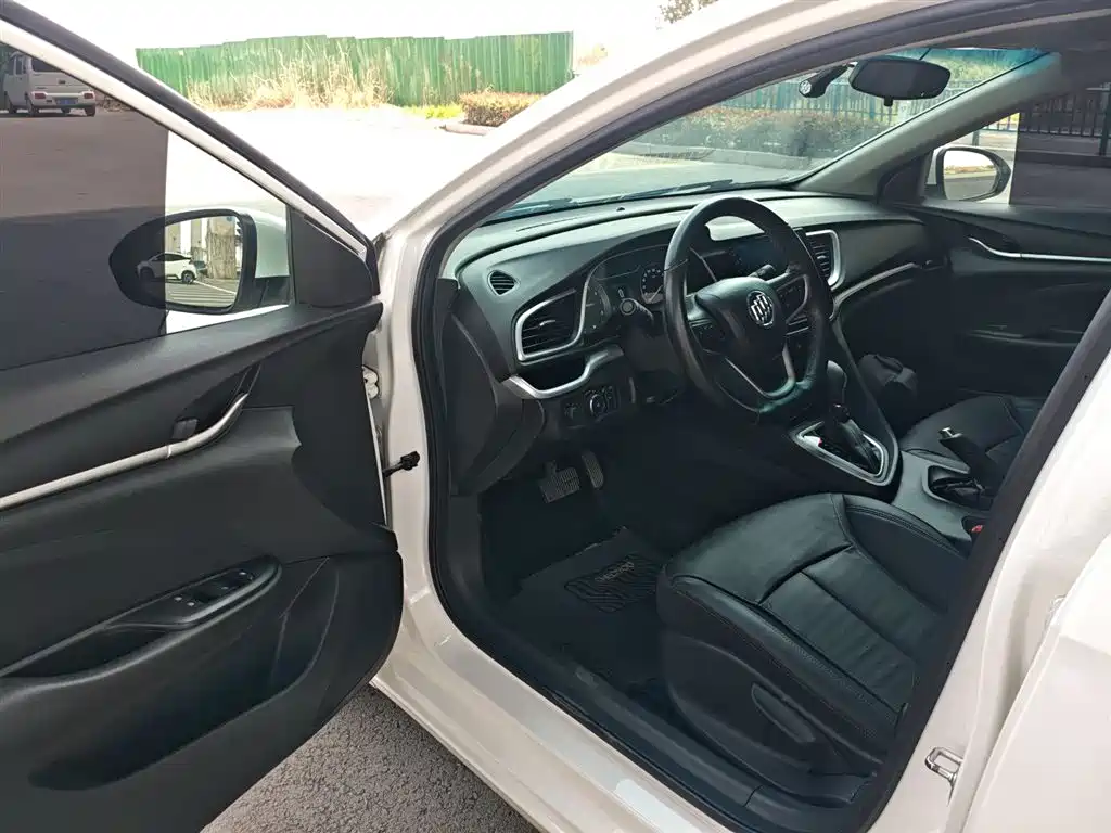 Buick Excelle 2018 — фото 16