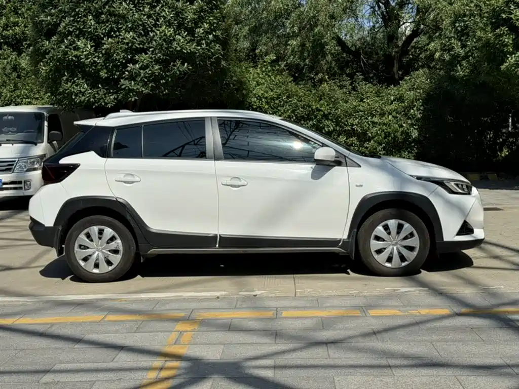 Toyota Yaris L 2022