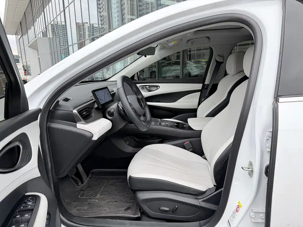 BYD Seal 05 DM-i 2026 — фото 13