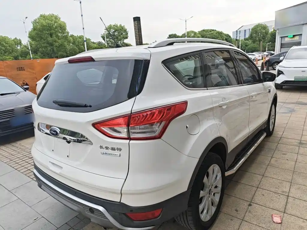 Ford Kuga 2016 — фото 7
