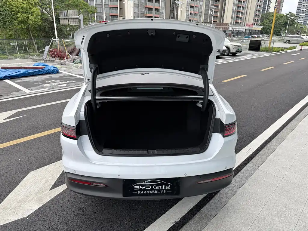 BYD Seal 05 DM-i 2026 — фото 15