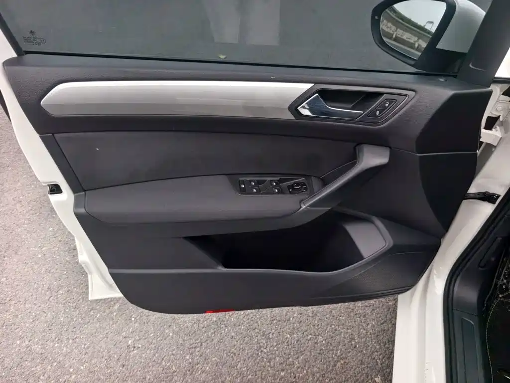 Volkswagen Touran 2016 — фото 13