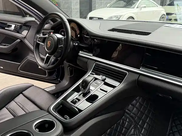 Porsche Panamera 2020