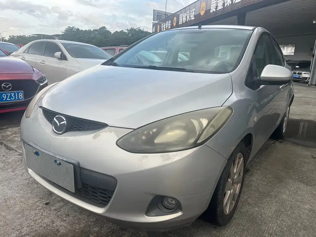 Mazda 2 2010