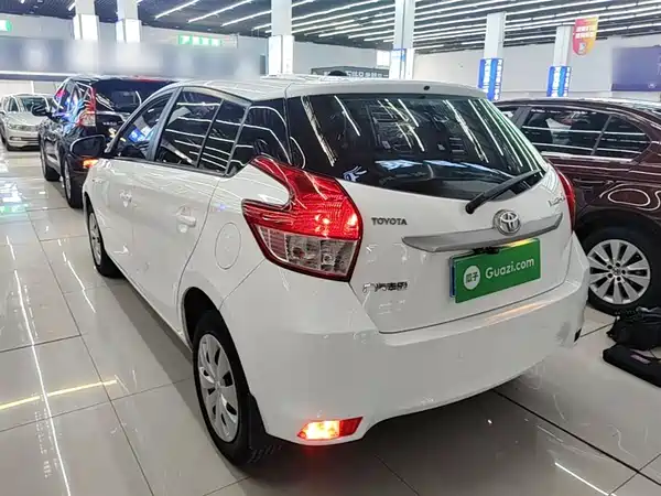 Toyota Yaris L 2015