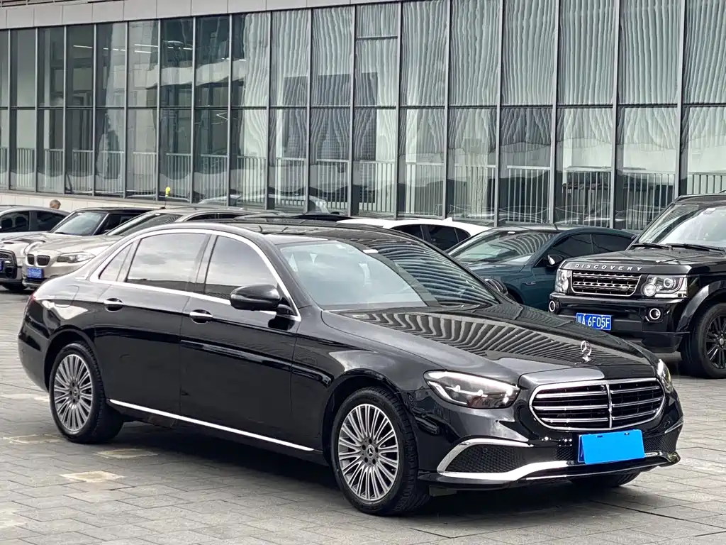 Mercedes-Benz E-Class 2023 — фото 2