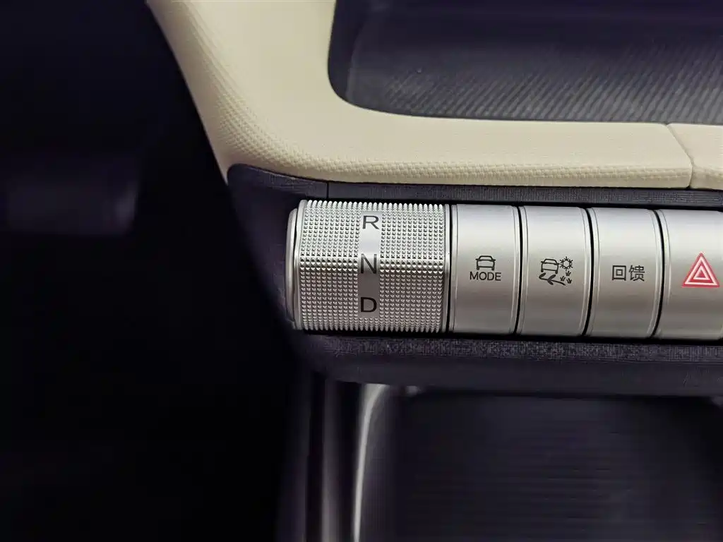 BYD Dolphin 2025 — фото 13