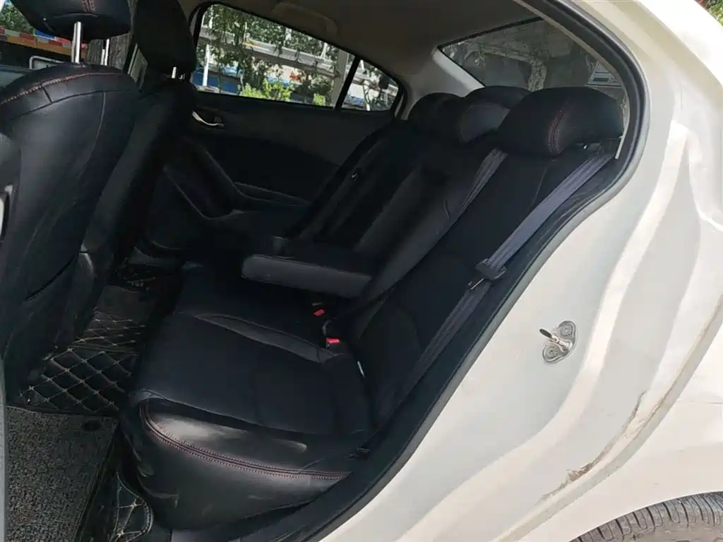 Mazda 3 Axela 2015 — фото 17