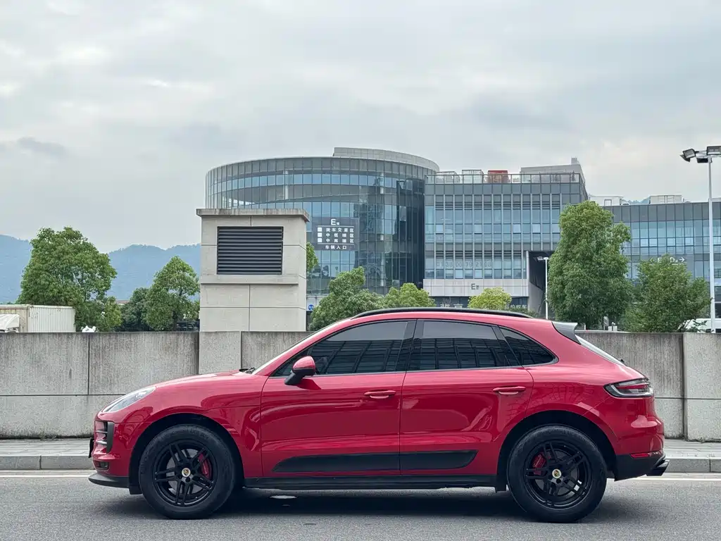 Porsche Macan 2019 — фото 4