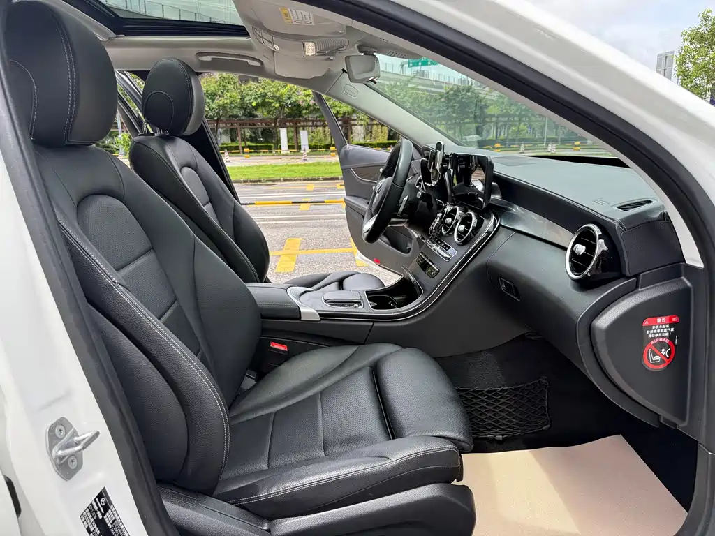Mercedes-Benz C-Class 2019