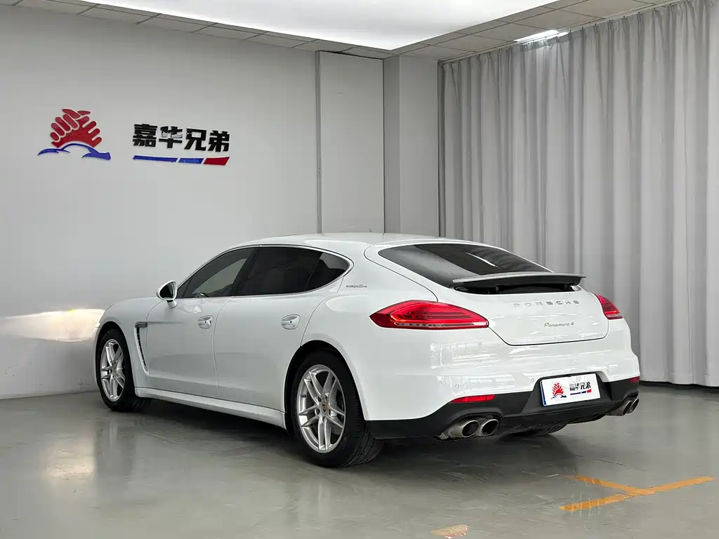 Porsche Panamera 2016 — фото 12