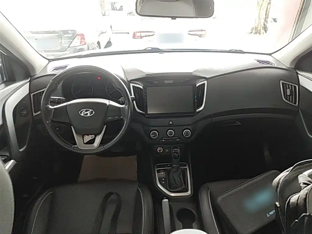 Hyundai ix25 2015 — фото 10