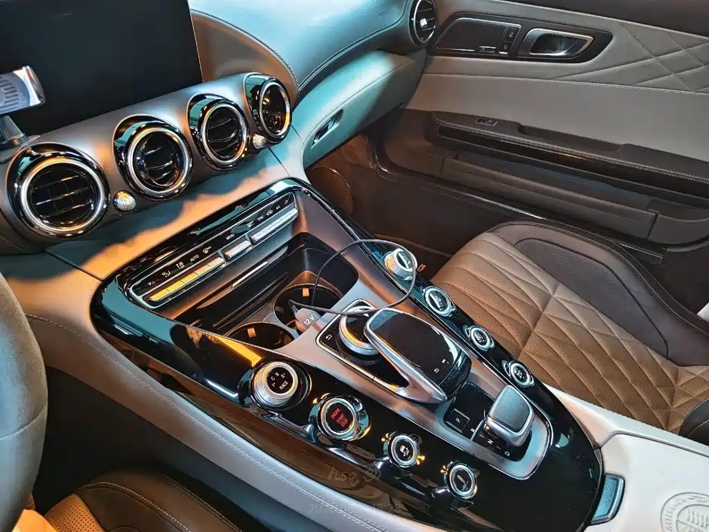Mercedes-Benz AMG GT 2019 — фото 16