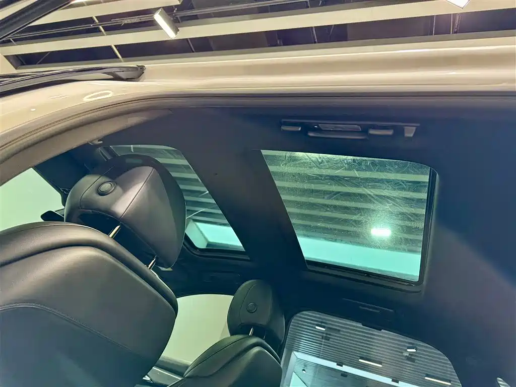 Cadillac CT6 2022 — фото 23