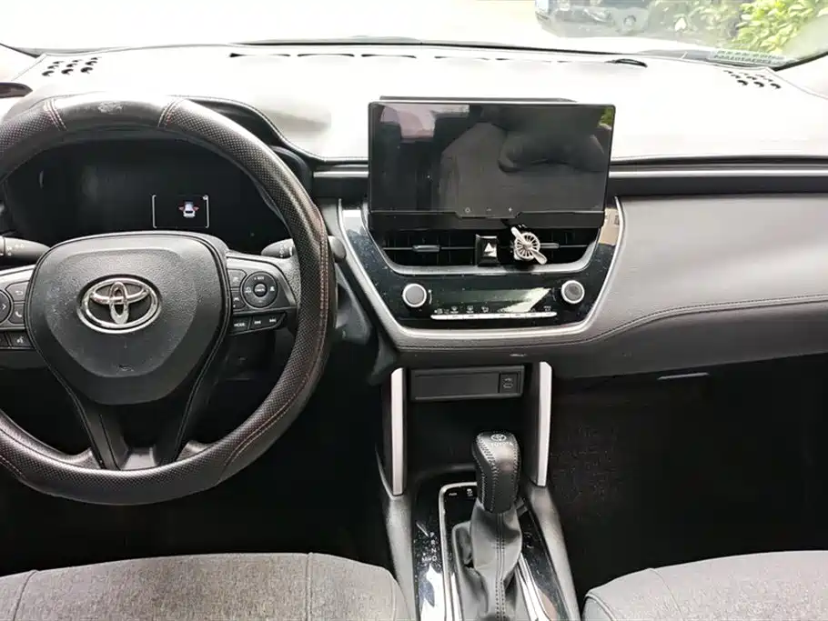 Toyota Corolla Cross 2024 — фото 12