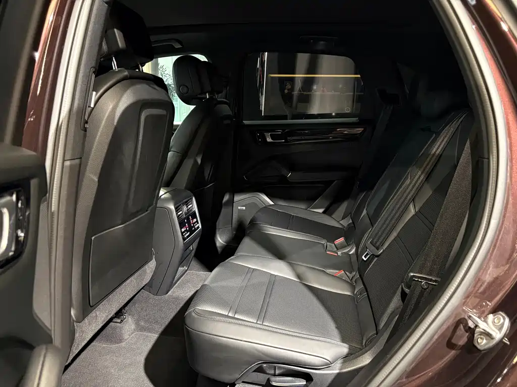 Porsche Cayenne 2018 — фото 15