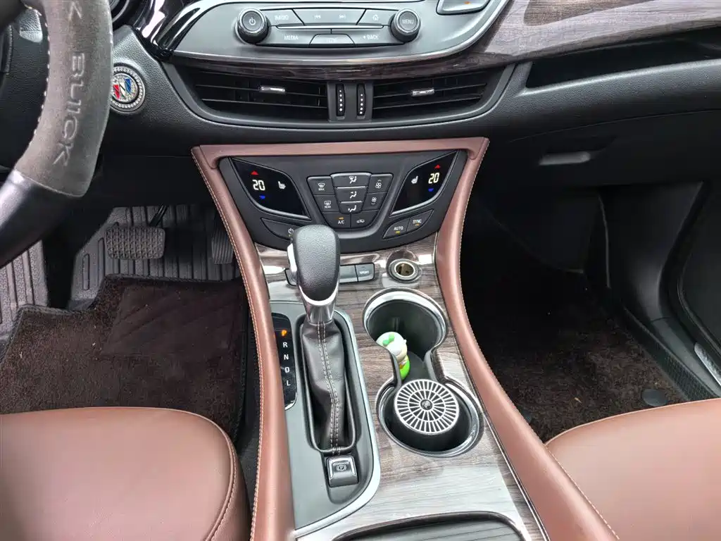 Buick Envision Plus 2017 — фото 14