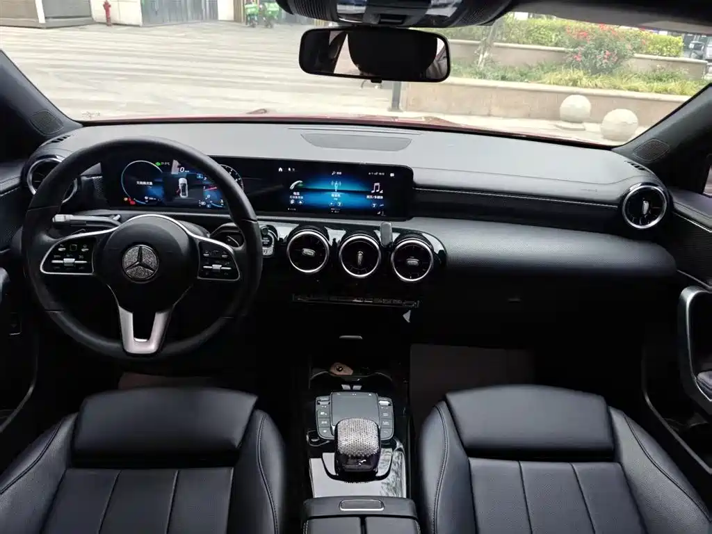 Mercedes-Benz A-Class 2021 — фото 10