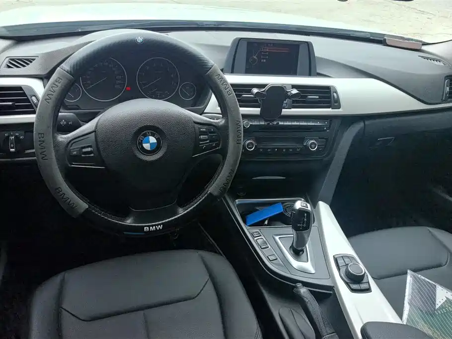 BMW 3 Series 2015 — фото 12