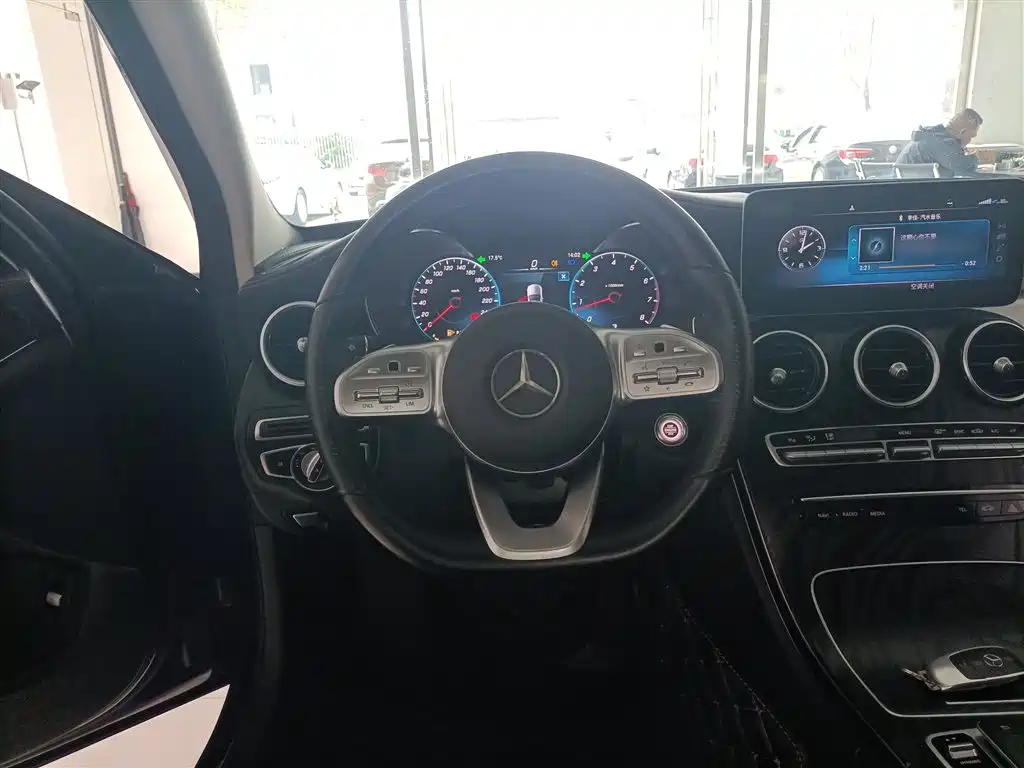 Mercedes-Benz C-Class 2020 — фото 7