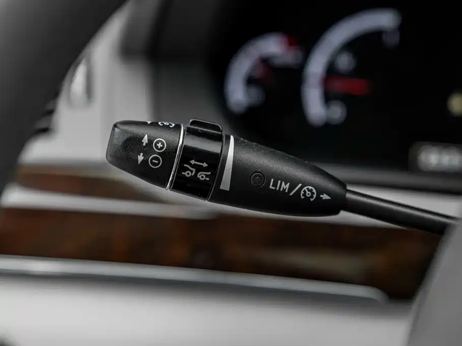 Mercedes-Benz S-Class AMG 2010 — фото 11