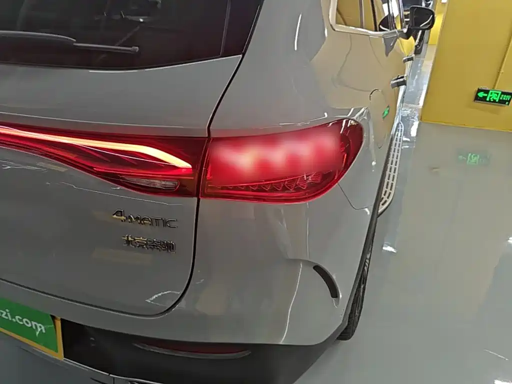 Mercedes-Benz EQE SUV 2023 — фото 8