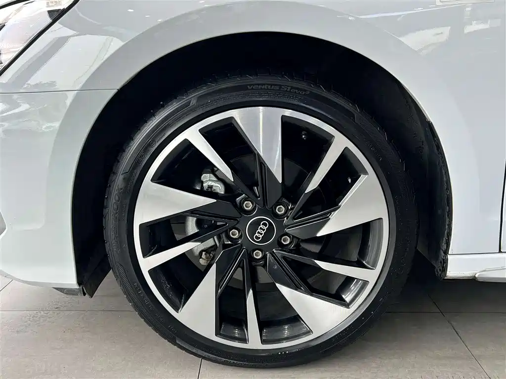 Audi A3 2024 — фото 11
