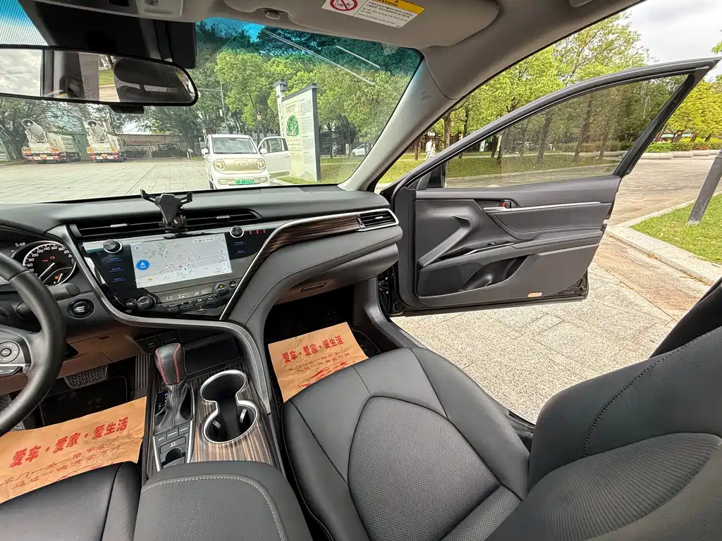 Toyota Camry 2020 — фото 13