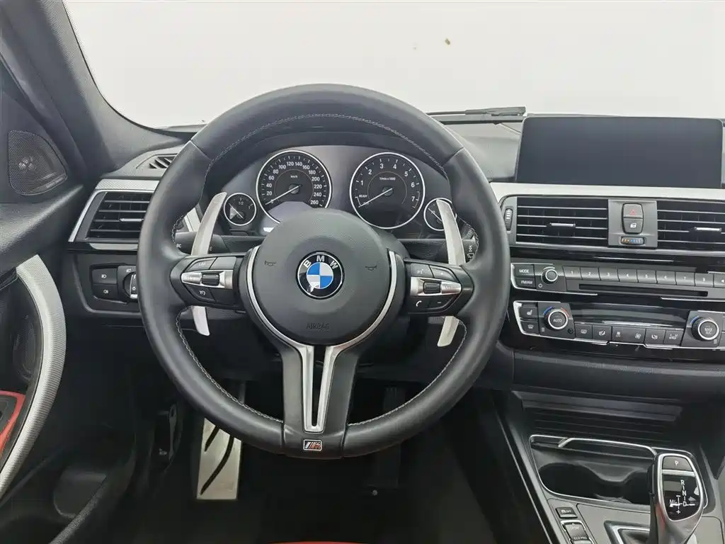 BMW 3 Series 2017 — фото 11