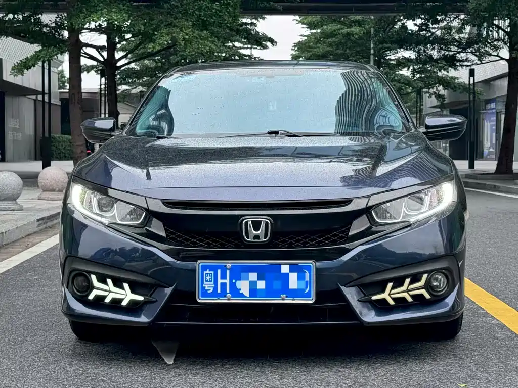 Honda Civic 2018 — фото 2